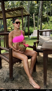 Bella Falconi feet photo thumbnail