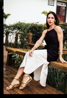 Bella Falconi feet photo thumbnail