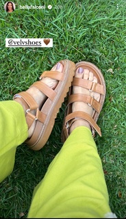 Bella Falconi feet photo thumbnail