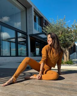 Bella Falconi feet photo thumbnail