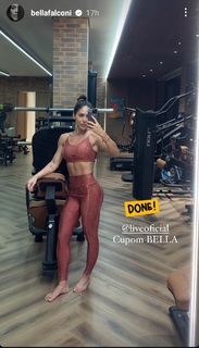 Bella Falconi feet photo thumbnail