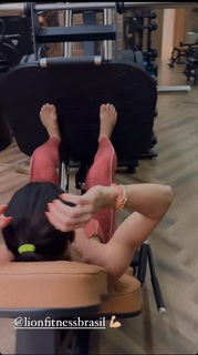 Bella Falconi feet photo thumbnail