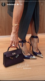 Bella Falconi feet photo thumbnail