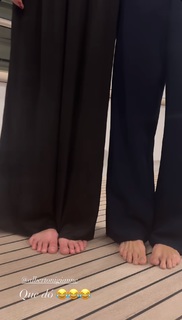 Bella Falconi feet photo thumbnail