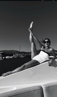 Bella Falconi feet photo thumbnail