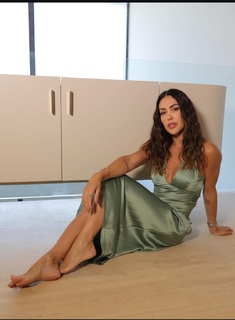 Bella Falconi feet photo thumbnail