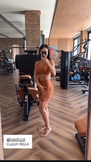 Bella Falconi feet photo thumbnail