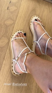 Bella Falconi feet photo thumbnail