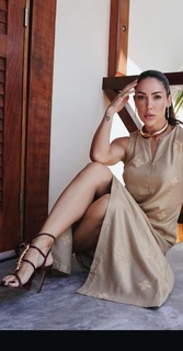 Bella Falconi feet photo thumbnail