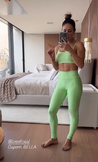 Bella Falconi feet photo thumbnail