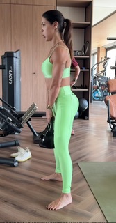 Bella Falconi feet photo thumbnail