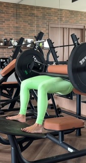 Bella Falconi feet photo thumbnail