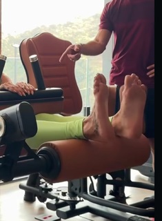 Bella Falconi feet photo thumbnail