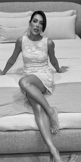 Bella Falconi feet photo thumbnail