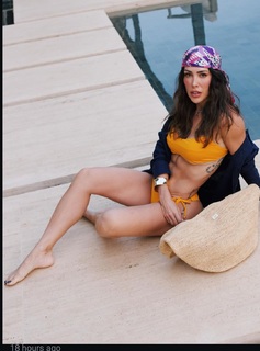 Bella Falconi feet photo thumbnail