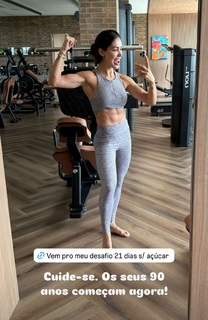 Bella Falconi feet photo thumbnail