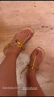 Bella Falconi feet photo thumbnail