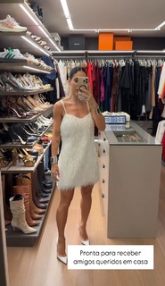 Bella Falconi feet photo thumbnail