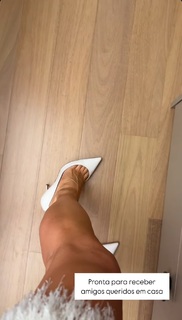 Bella Falconi feet photo thumbnail