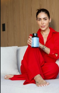 Bella Falconi feet photo thumbnail