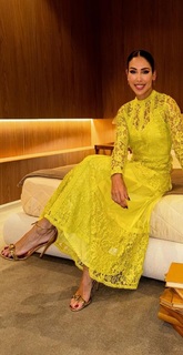 Bella Falconi feet photo thumbnail