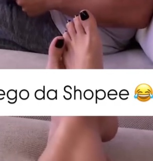 Bella Falconi feet photo thumbnail