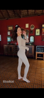 Bella Falconi feet photo thumbnail