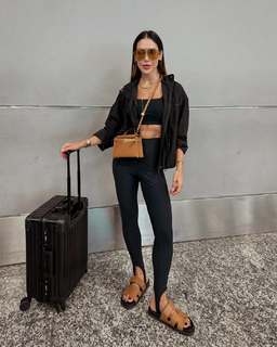 Bella Falconi feet photo thumbnail