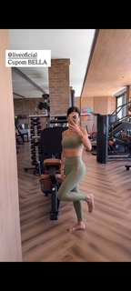 Bella Falconi feet photo thumbnail