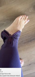 Bella Falconi feet photo thumbnail