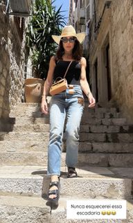 Bella Falconi feet photo thumbnail