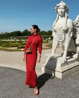 Bella Falconi feet photo thumbnail