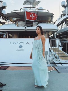 Bella Falconi feet photo thumbnail