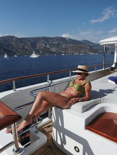 Bella Falconi feet photo thumbnail