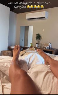 Bella Falconi feet photo thumbnail
