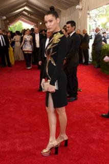 Bella Hadid feet photo thumbnail