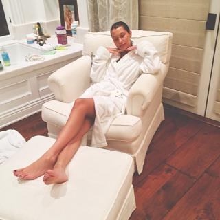 Bella Hadid feet photo thumbnail