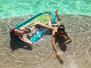 Bella Hadid feet photo thumbnail