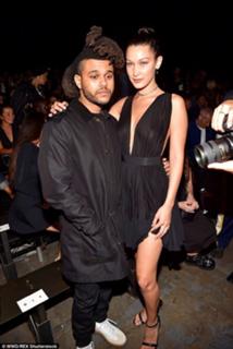 Bella Hadid feet photo thumbnail