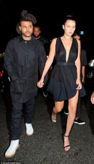 Bella Hadid feet photo thumbnail