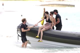 Bella Hadid feet photo thumbnail
