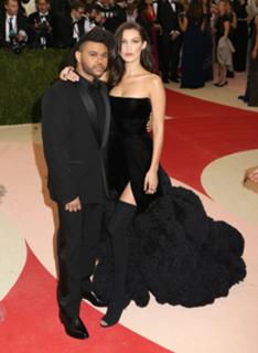 Bella Hadid feet photo thumbnail