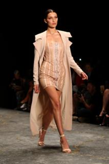 Bella Hadid feet photo thumbnail