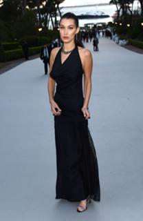 Bella Hadid feet photo thumbnail