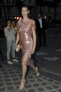 Bella Hadid feet photo thumbnail