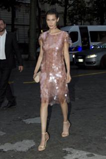 Bella Hadid feet photo thumbnail