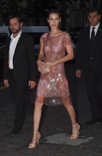 Bella Hadid feet photo thumbnail