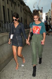 Bella Hadid feet photo thumbnail