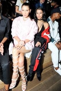 Bella Hadid feet photo thumbnail
