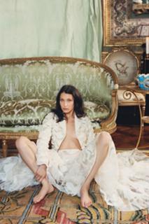 Bella Hadid feet photo thumbnail